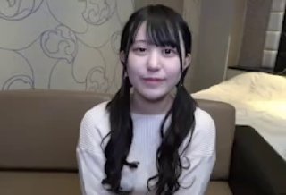 趁女友的闺蜜睡着 先日嘴后日逼 最后射肚子上